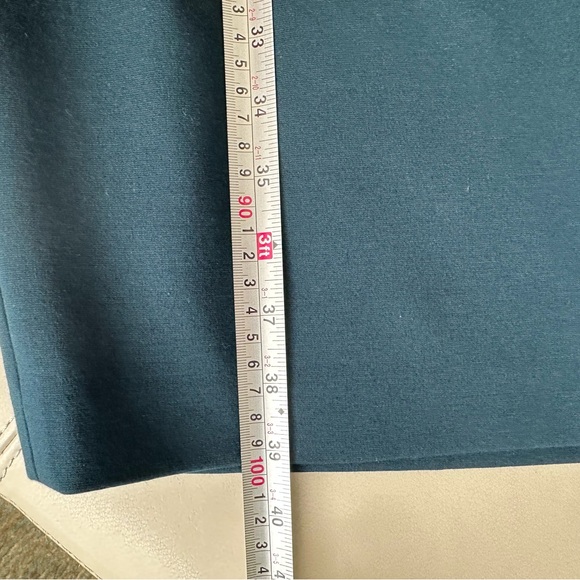 Elie Tahari size 6 tailored dress with 3/4 length sleeves - Picture 8 of 11